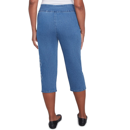 Free Spirit Superstretch Denim Floral Applique Capri Petite