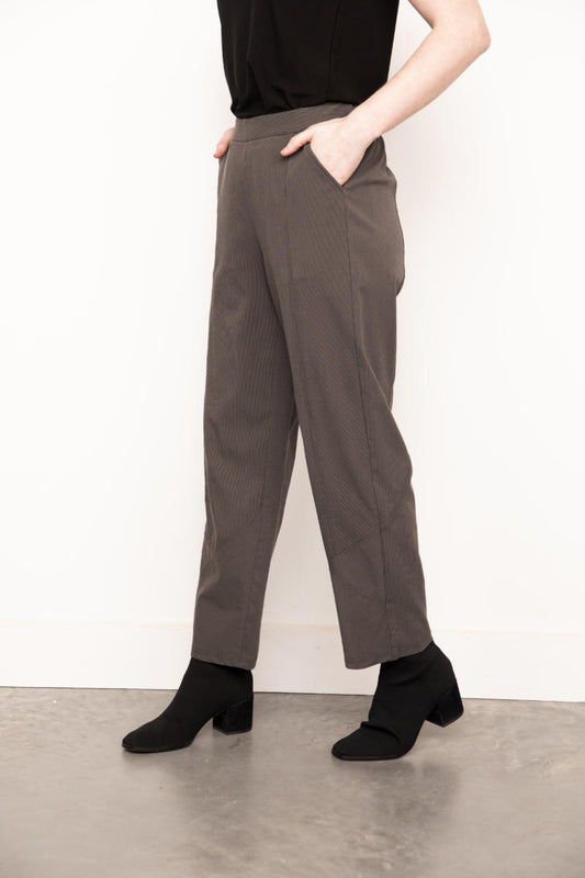 Power Stretch Seamed Ankle Pant