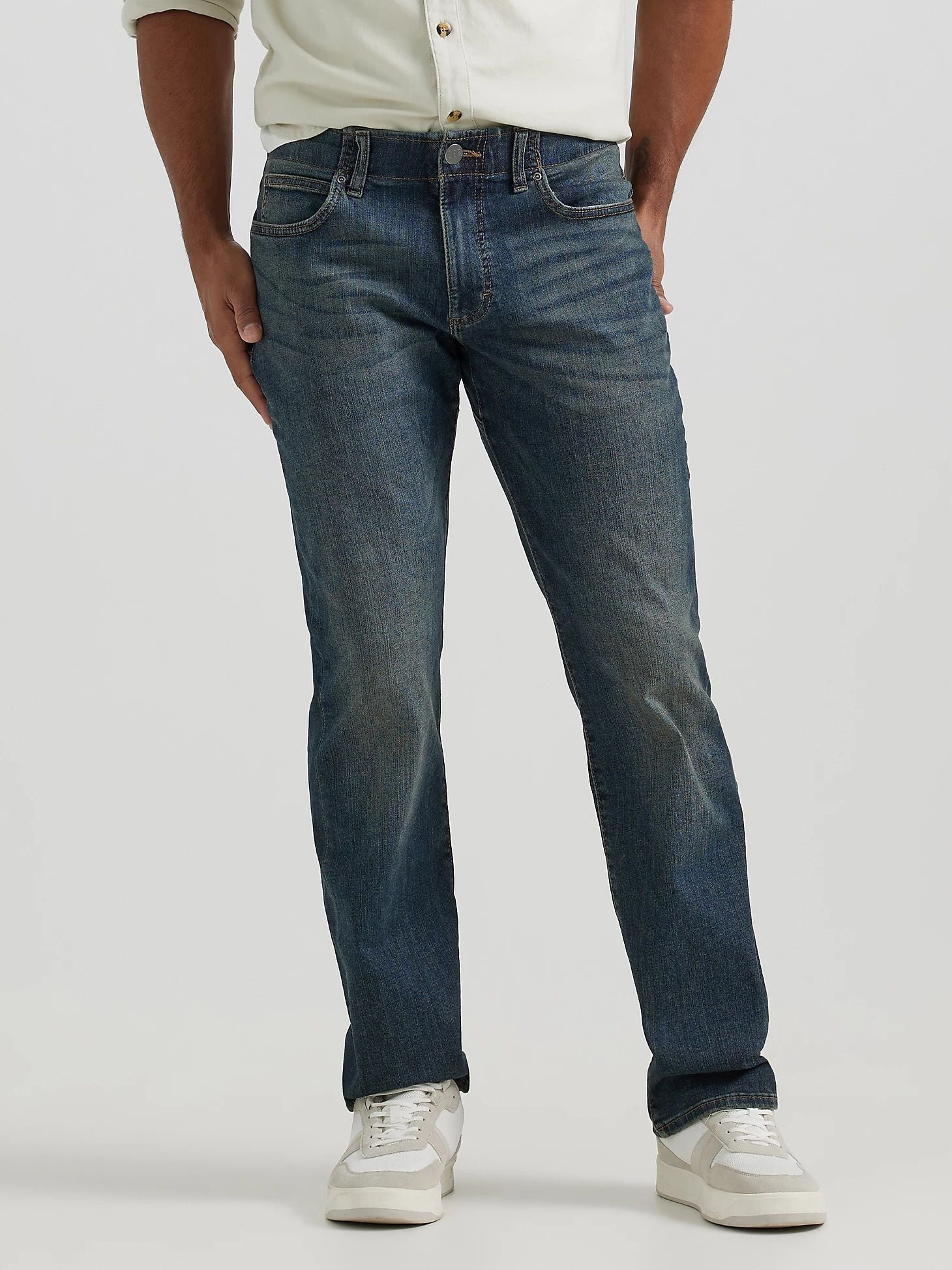 Essentials Heren Straight-fit Stretch Bootcut Jean ,Medium Vintage ,31W / 29L Essentials Heren Straight-fit Stretch Bootcut Jean ,Medium Vintage ,31W / 29L