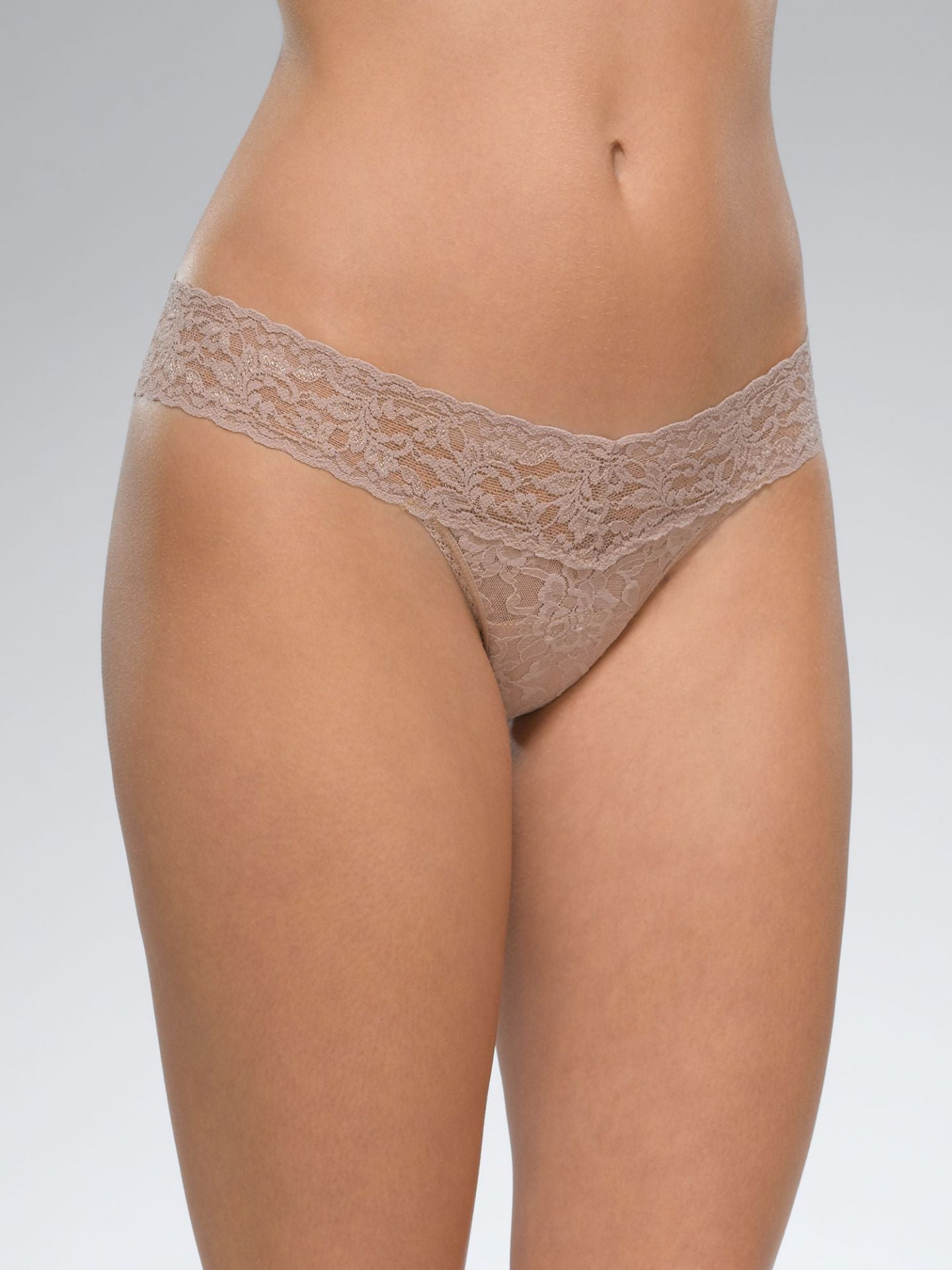 Women's Signature Lace Low Rise Stretch Thong